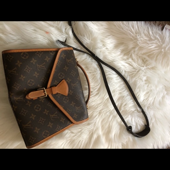 Sold-Authentic Louis Vuitton bel air pm with strap - Picture 2 of 8